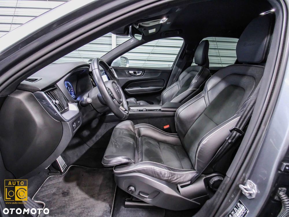 Volvo XC 60 D4 AWD R-Design - 12