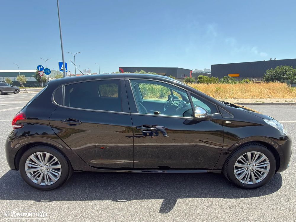 Peugeot 208 1.2 PureTech Style - 1