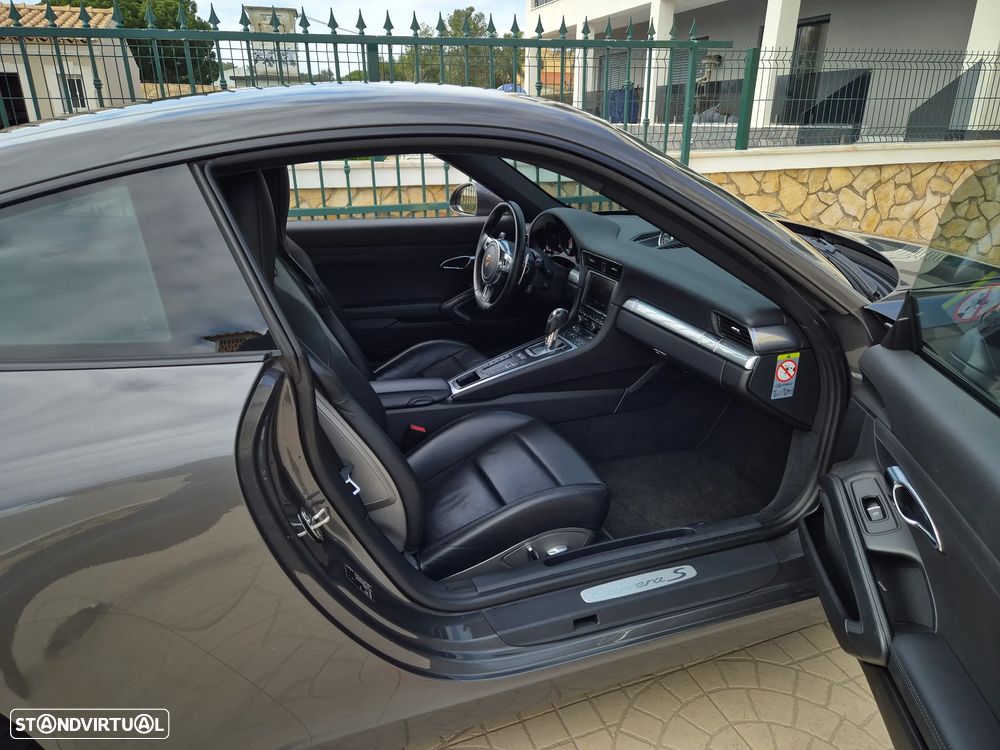 Porsche 911 Série F - 8