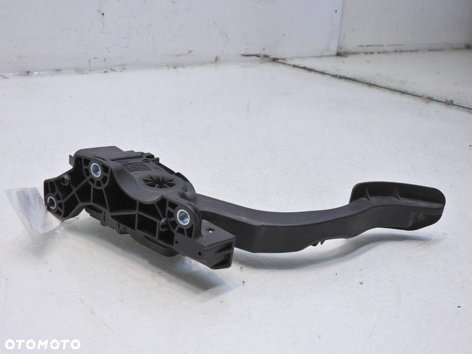 PEDAŁ GAZU POTENCJOMETR VOLVO V70 III 2.0 D3 - 6