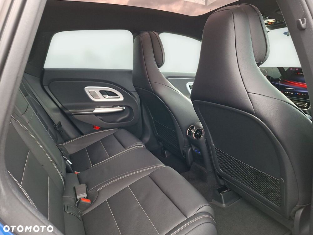 Mercedes-Benz CLA - 22