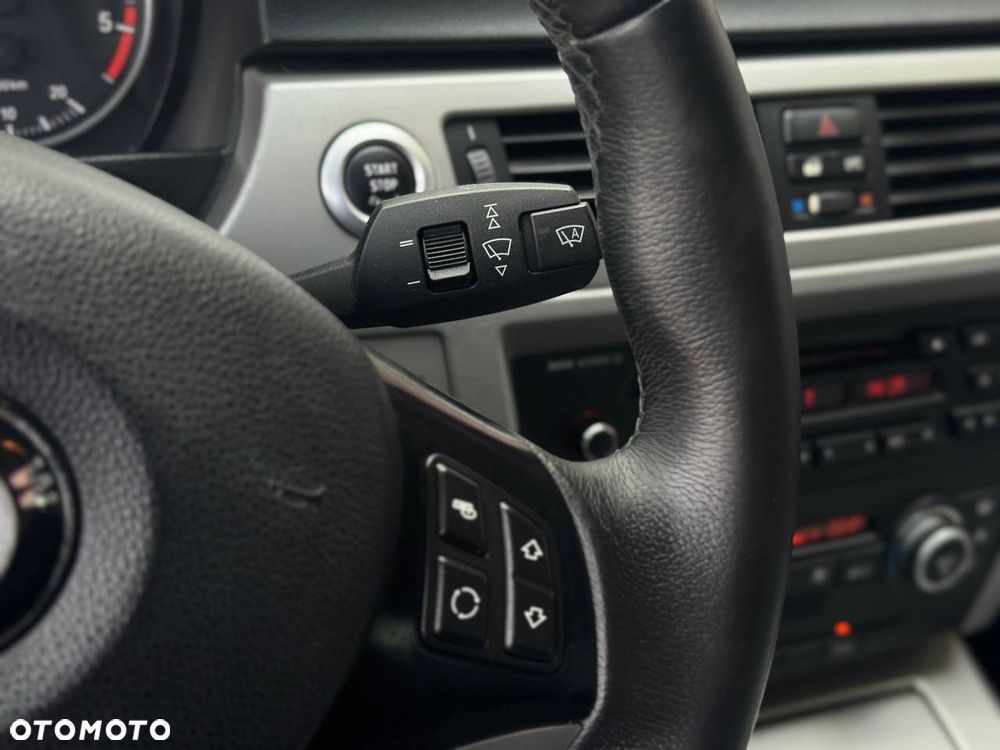 BMW Seria 3 320d - 29