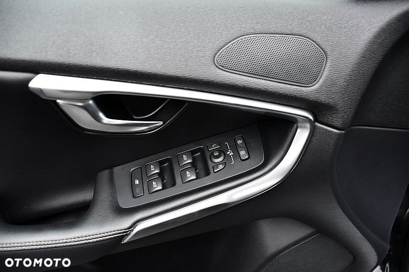 Volvo V40 D3 Geartronic RDesign - 18