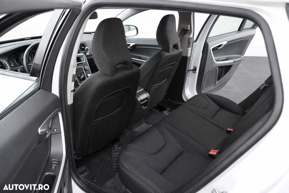 Volvo V60 D2 Geartronic Kinetic - 13