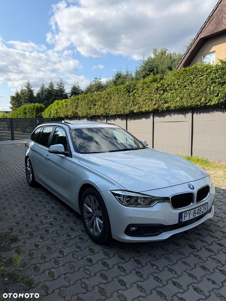 BMW Seria 3 330i Luxury Line sport - 2