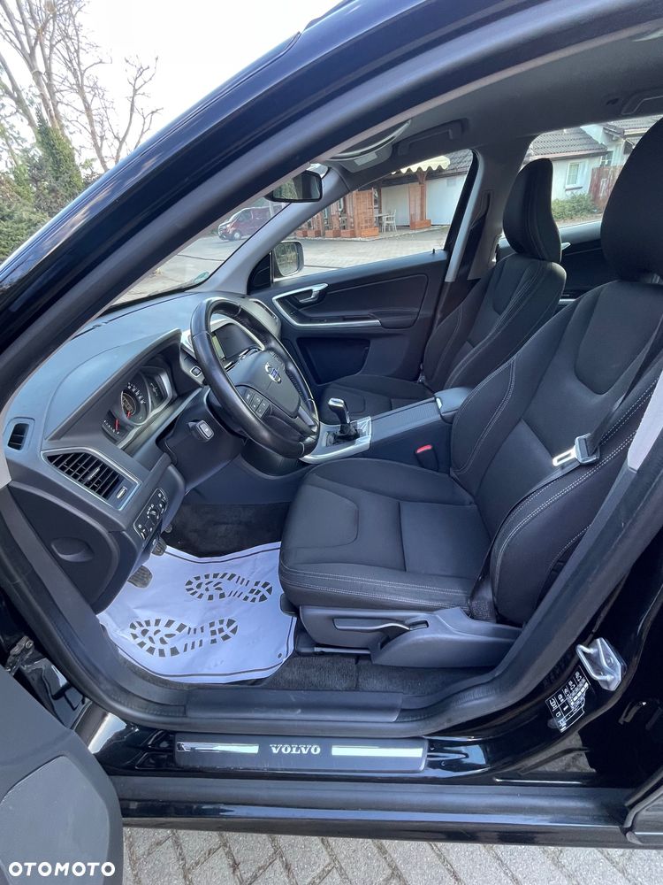Volvo XC 60 D3 Momentum - 6