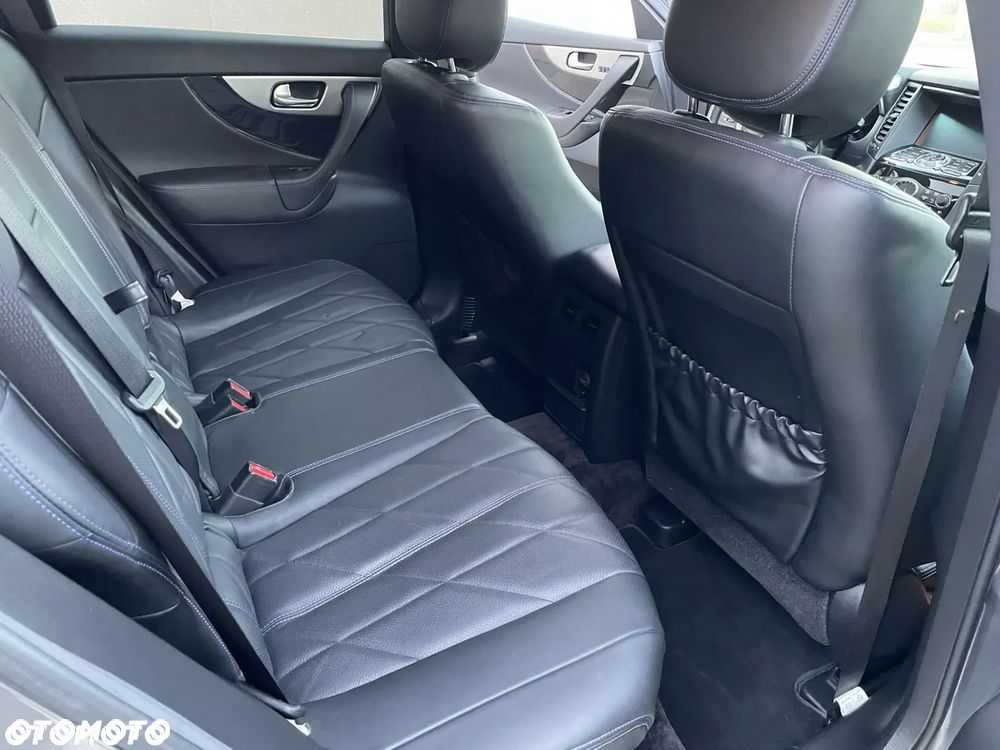 Infiniti Q70 3.0d S Premium - 10