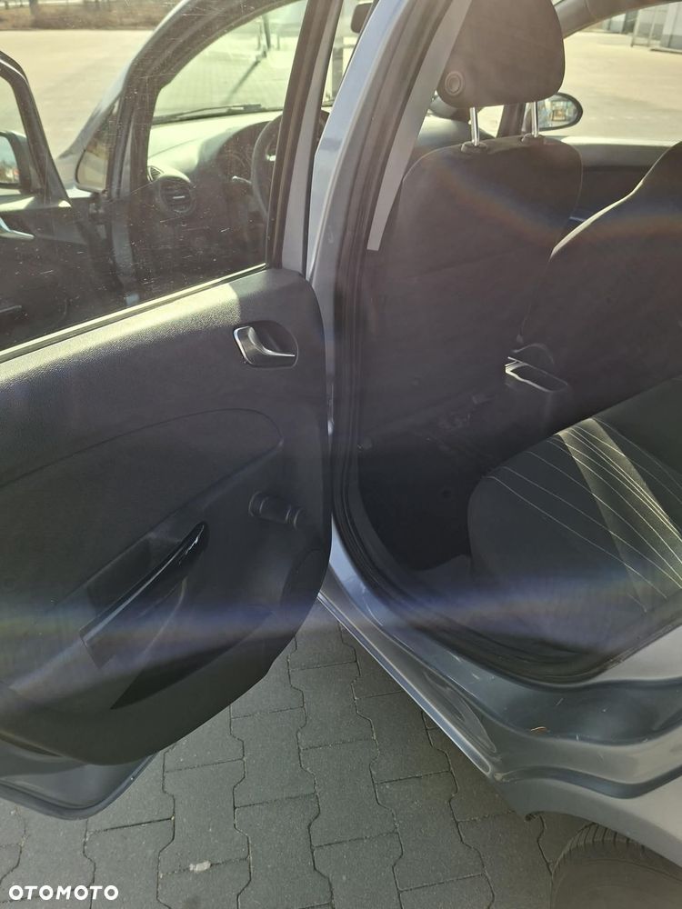 Opel Corsa - 31