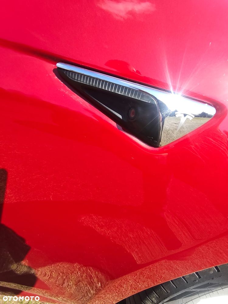 Tesla Model S - 11
