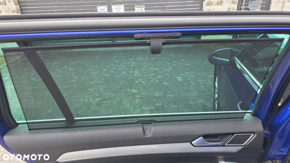 Volkswagen Passat Variant 2.0 TDI SCR DSG R-Line - 15