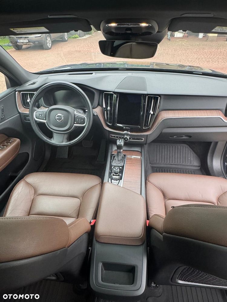 Volvo XC 60 T5 Momentum Pro - 12