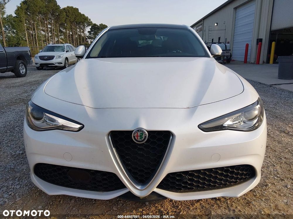 Alfa Romeo Giulia - 11
