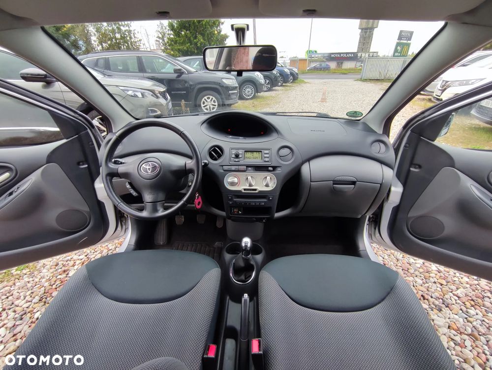 Toyota Yaris 1.3 VVT-i Team - 16