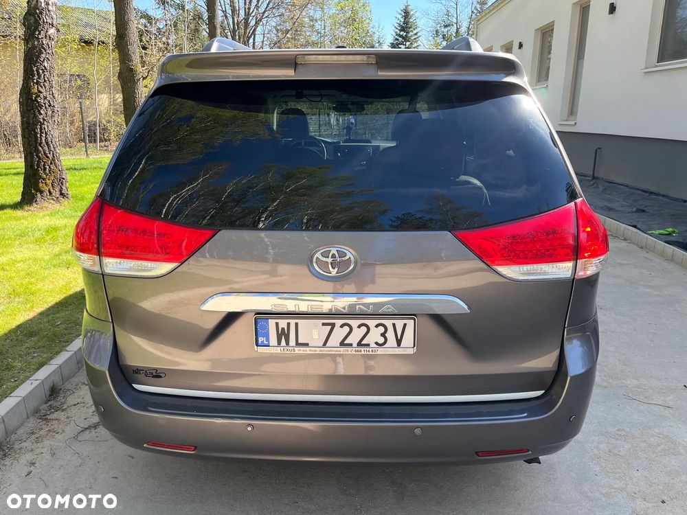 Toyota Sienna 3.5 V6 - 5