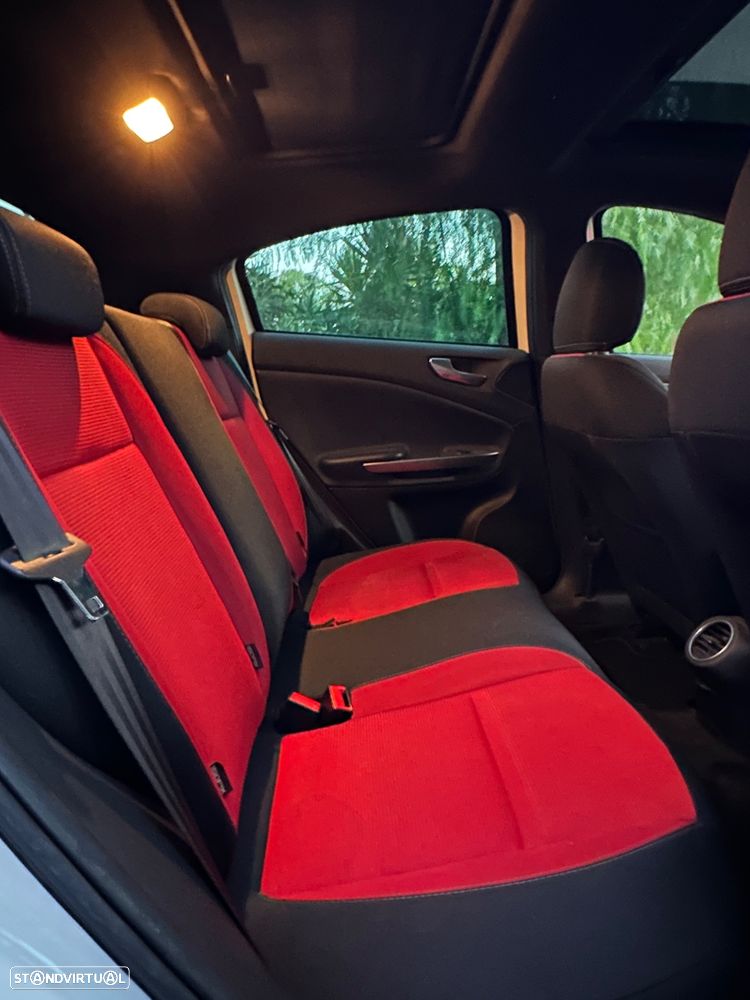 Alfa Romeo Giulietta 1.6 JTDm Sprint Speciale J18 - 25