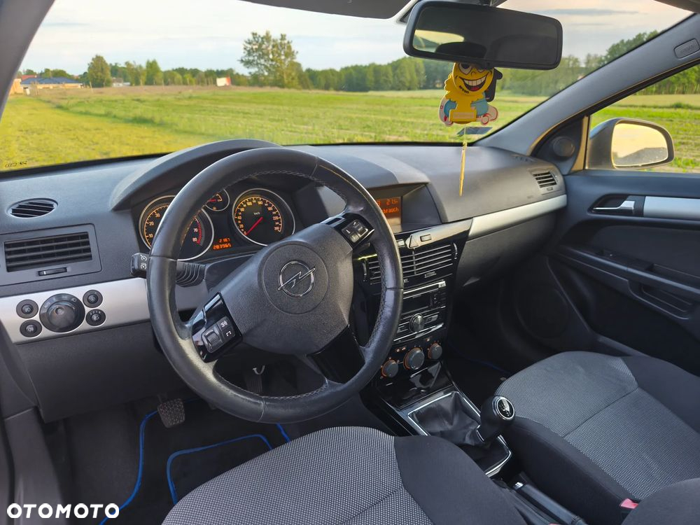 Opel Astra III GTC 1.8 Sport - 13