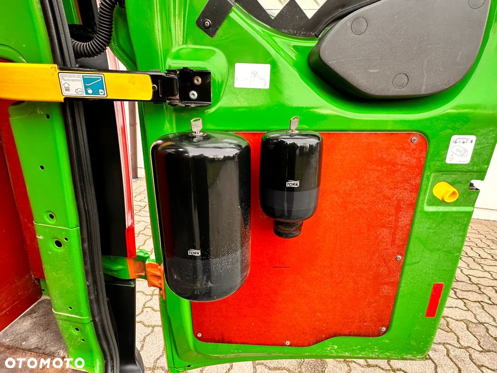 Ford TRANSIT CUSTOM - 32