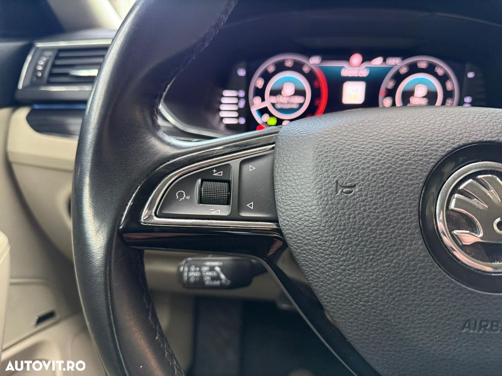 Skoda Superb 2.0 TDI 4x4 DSG Premium Edition - 18