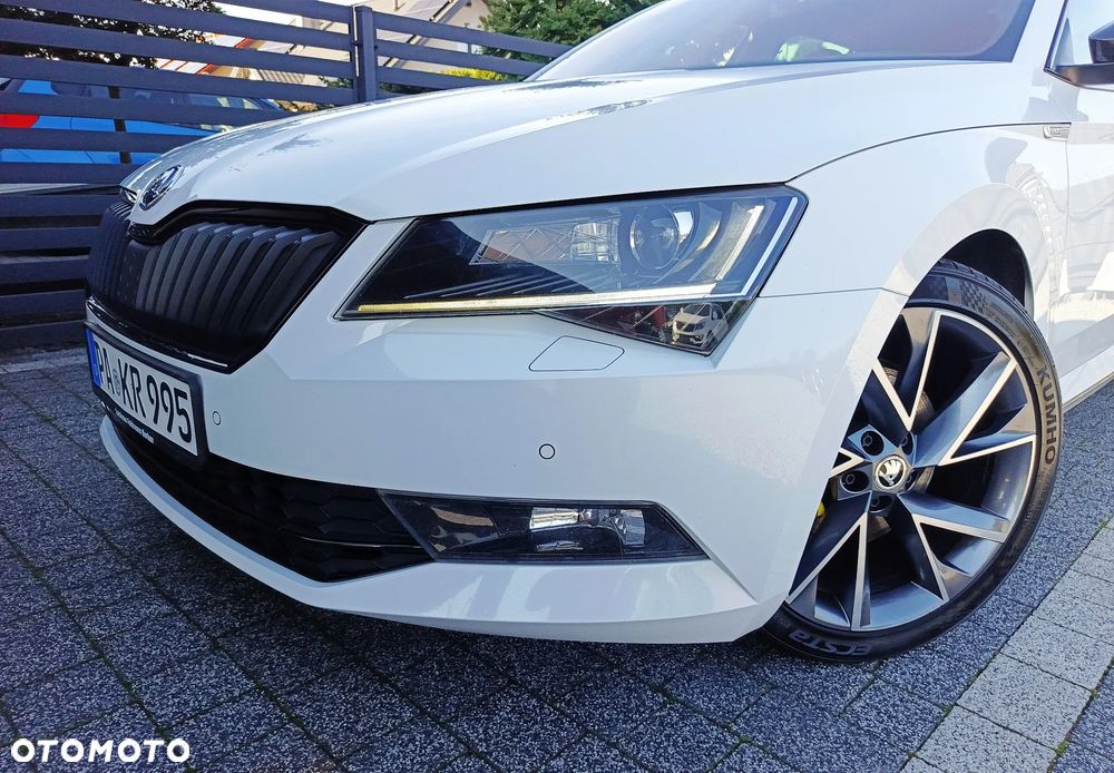 Skoda Superb 2.0 TDI DSG Sportline - 11