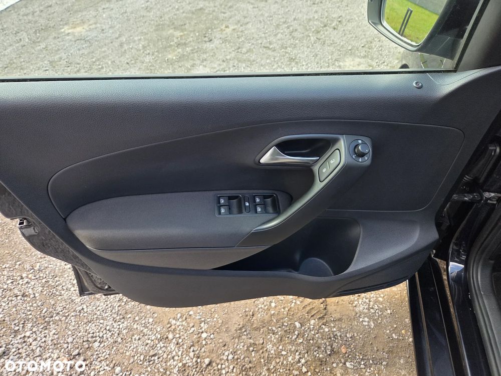 Volkswagen Polo 1.4 16V Comfortline - 35
