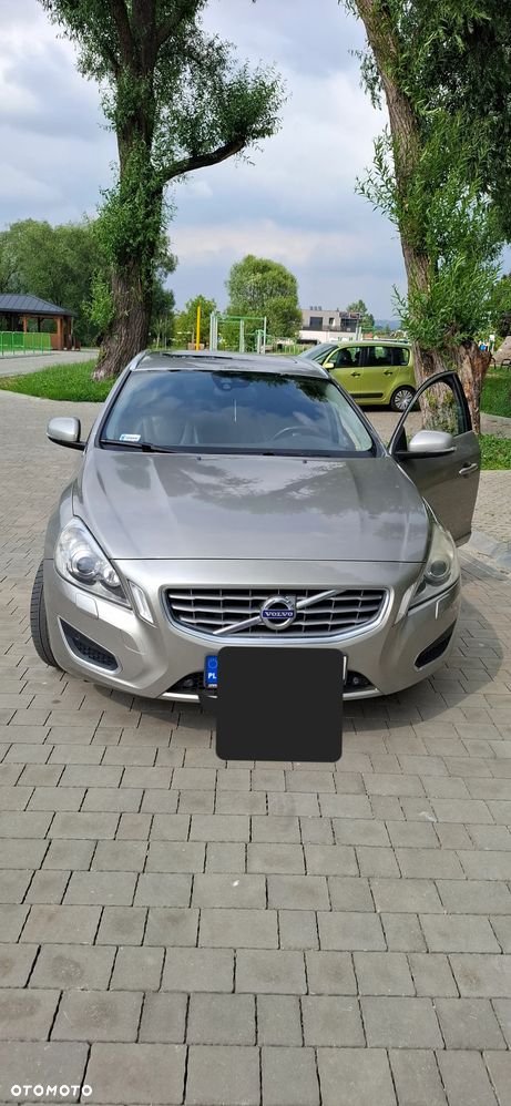 Volvo V60 D3 Geartronic R-Design - 2