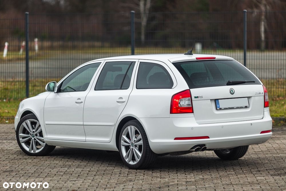 Skoda Octavia 2.0 TDI CR DPF RS - 14
