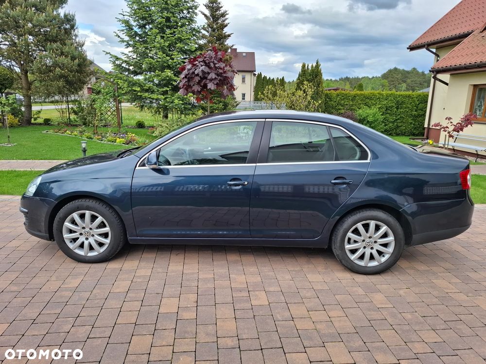 Volkswagen Jetta 1.9 TDI Comfortline - 4