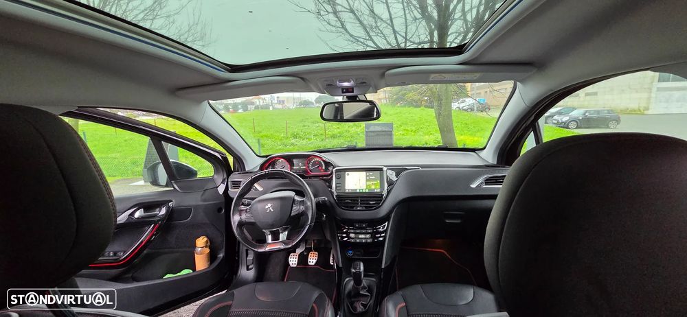 Peugeot 2008 1.2 PureTech GT Line - 8