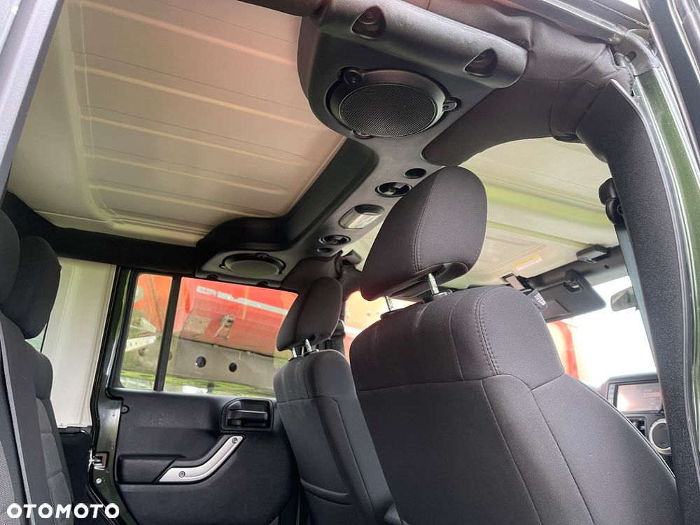 Jeep Wrangler 2.8 CRD Unlim Rubicon - 21