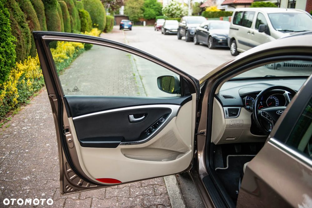 Hyundai i30 1.6 Comfort - 17