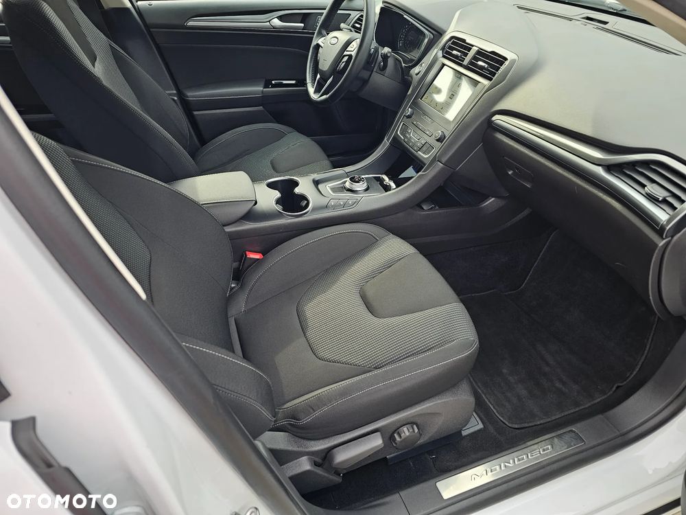 Ford Mondeo 2.0 EcoBlue Titanium - 21
