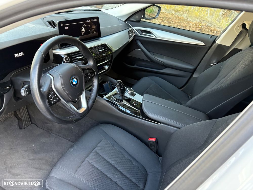 BMW 530 e Pack Desportivo M - 4