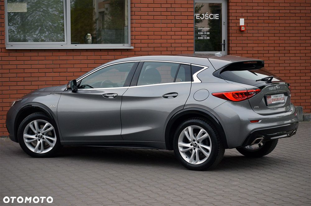 Infiniti Q30 2.2d DCT AWD City Black Edition - 32