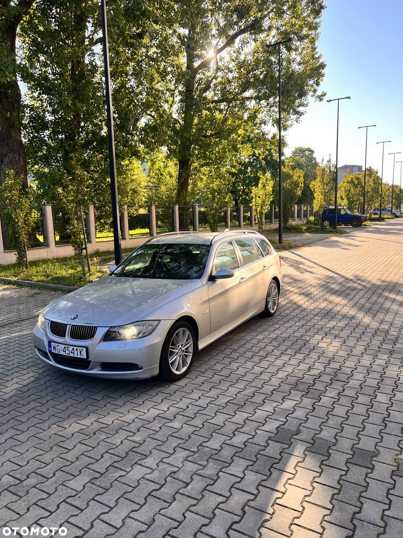 BMW Seria 3 325i xDrive Touring - 30
