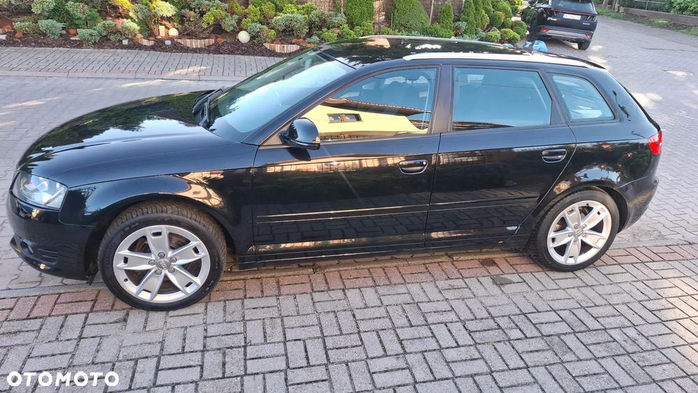 Audi A3 Sportback 1.6 TDI DPF Ambition - 4