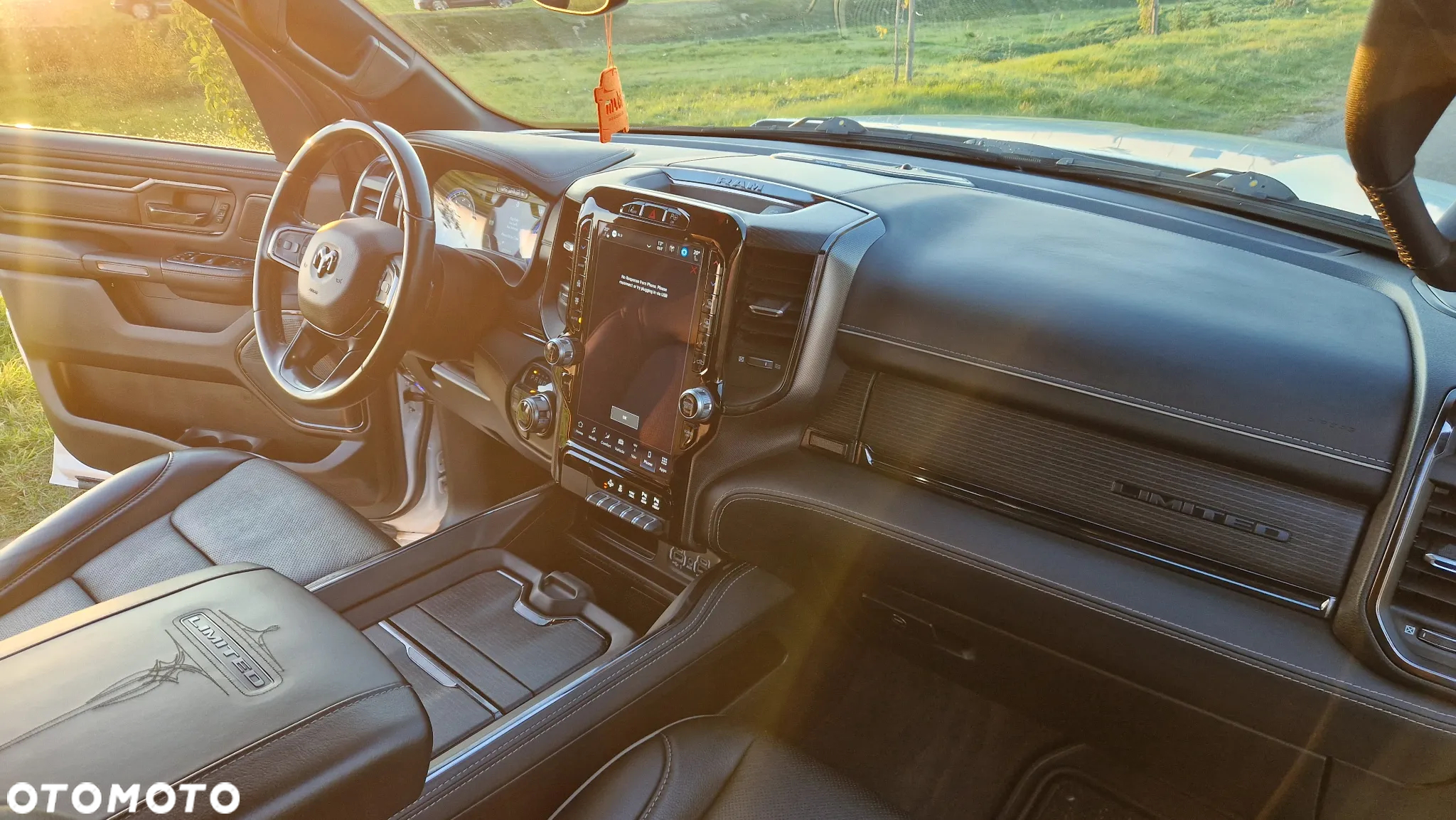 RAM 1500 Crew Cab Shortbed Limited - 9