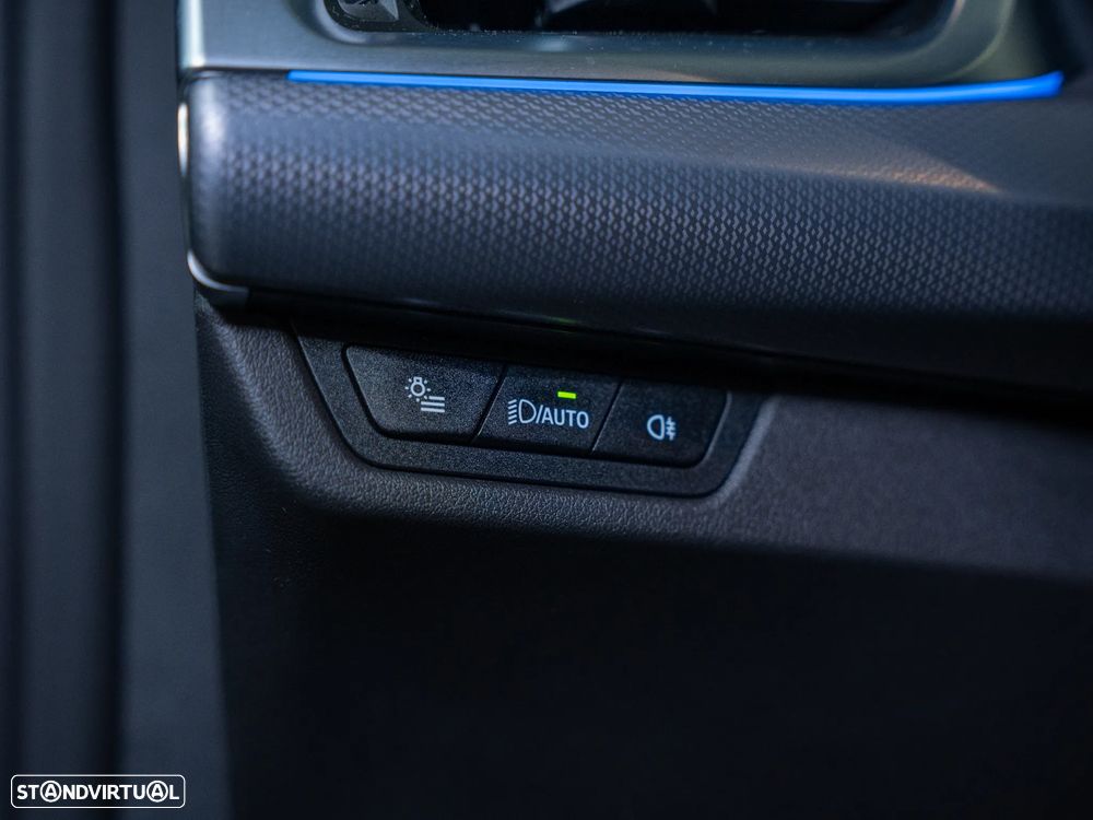 BMW iX1 eDrive20 Pack Desportivo M - 19