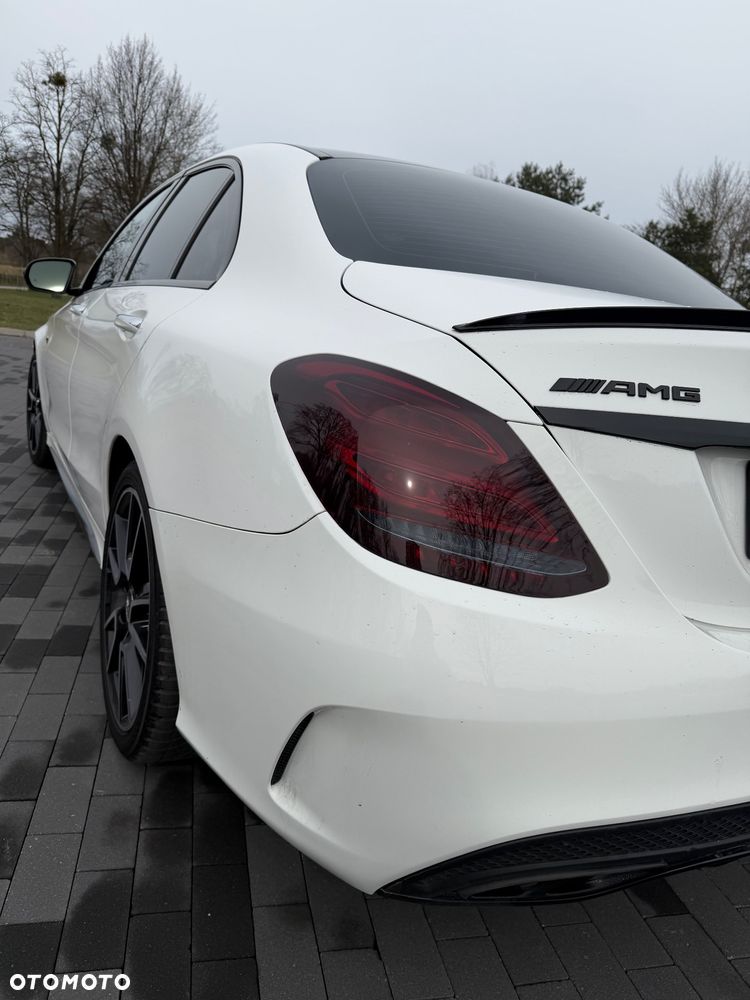 Mercedes-Benz Klasa C AMG 43 4Matic 9G-TRONIC - 29