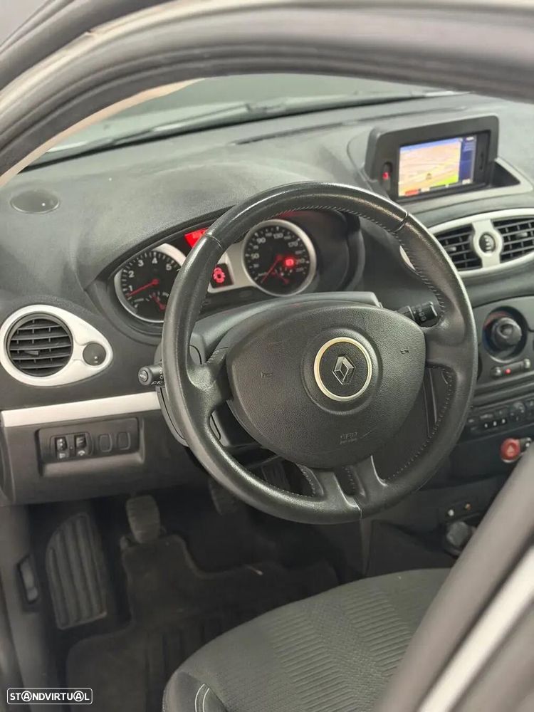 Renault Clio 1.2 16V Dynamique - 11