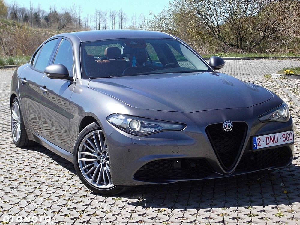 Alfa Romeo Giulia 2.2 AT8 Business - 1