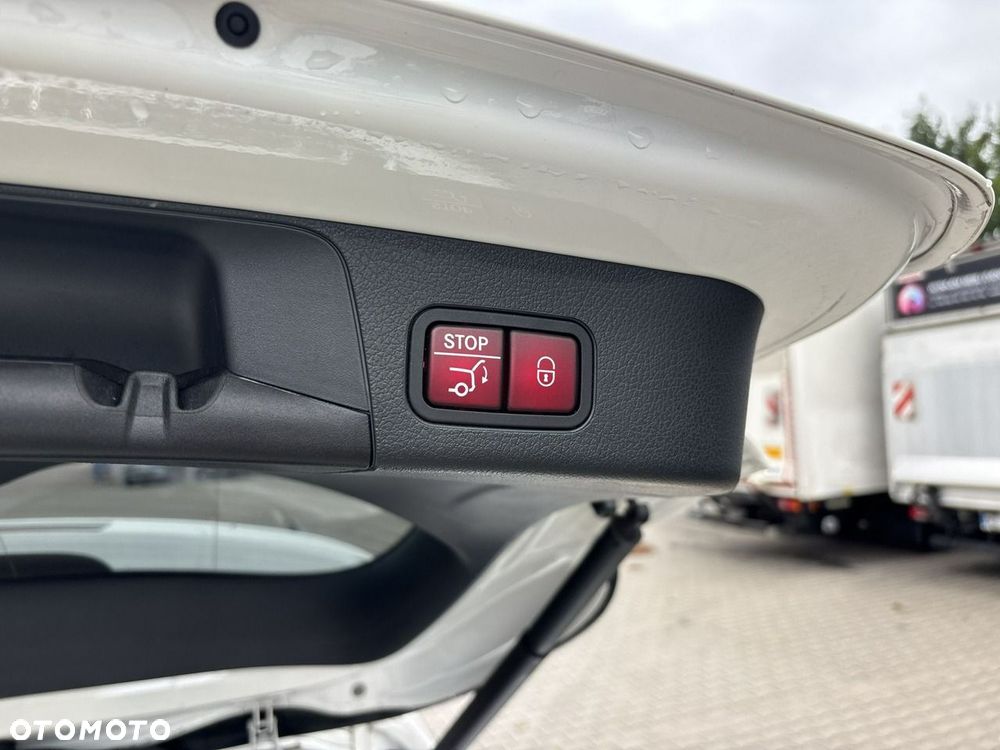 Mercedes-Benz GLB 200 7G-DCT - 22