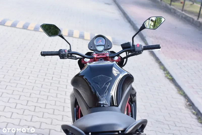 Kawasaki ER - 19