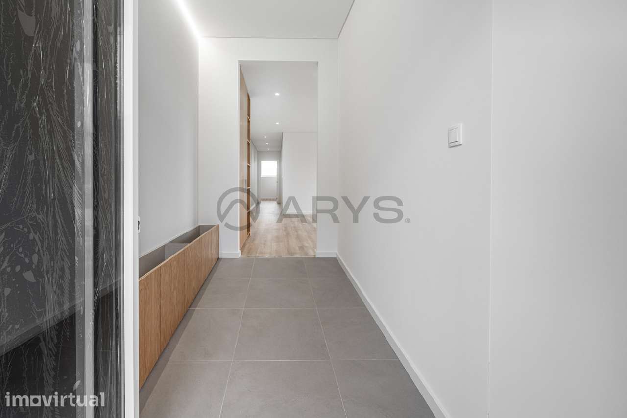 Apartamento T2 Renovado - Grande imagem: 2/22
