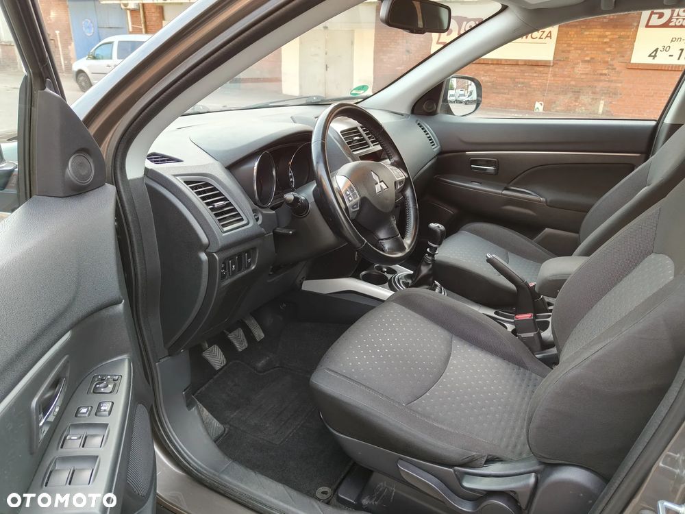 Mitsubishi ASX - 12