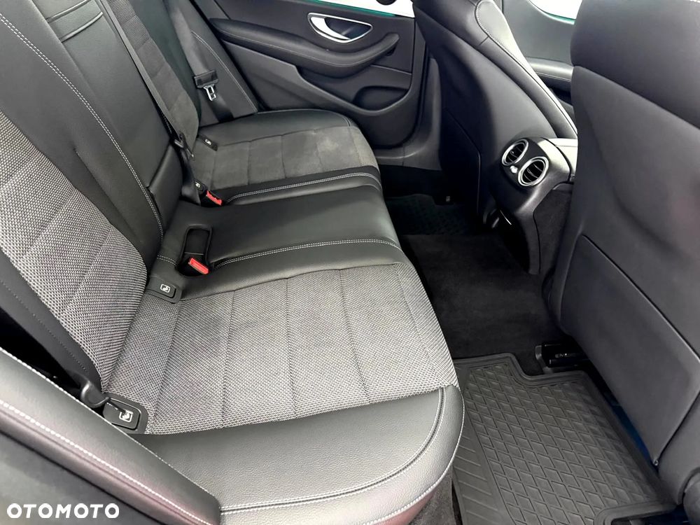 Mercedes-Benz Klasa E 300 de 4Matic 9G-TRONIC Avantgarde - 32
