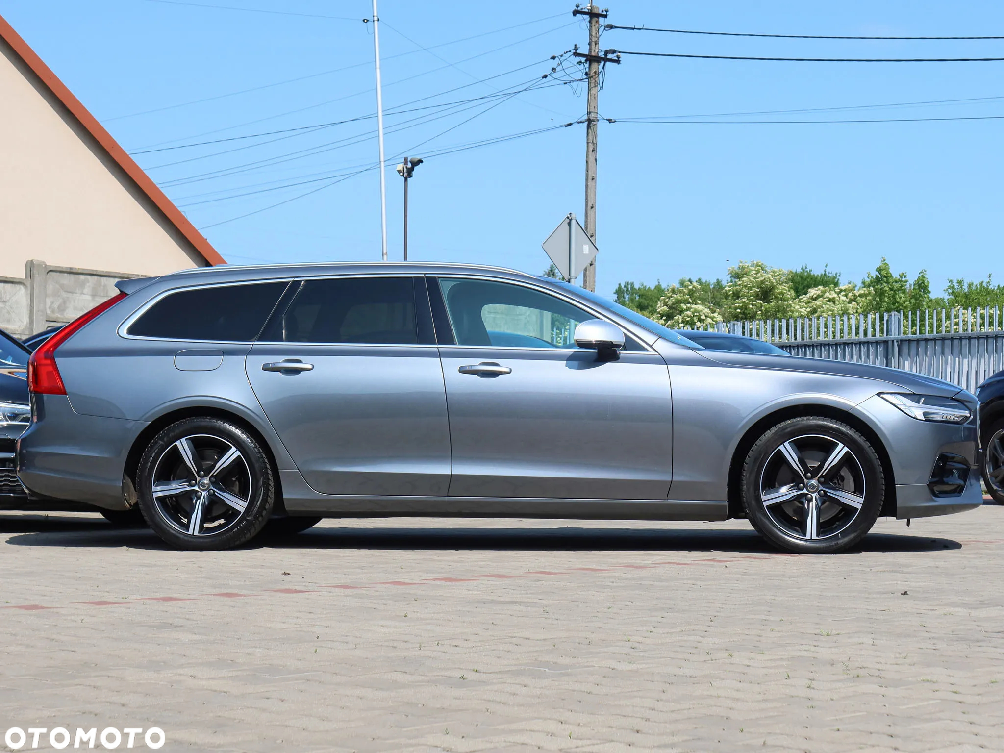 Volvo V90 D5 AWD R-Design - 37