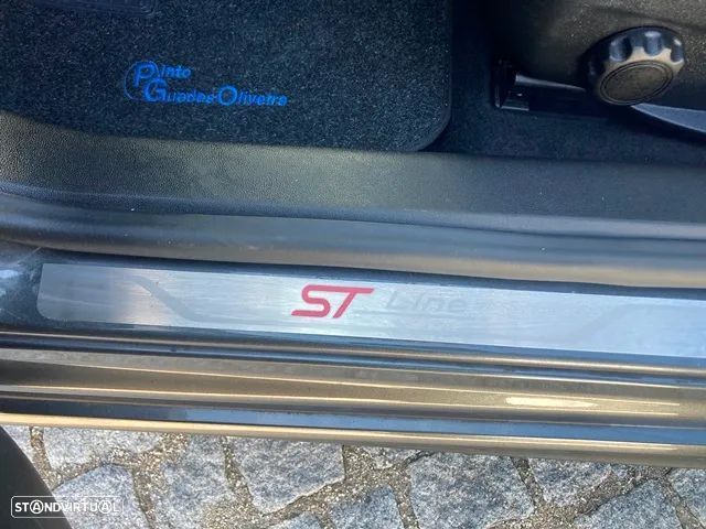 Ford Focus SW 1.0 EcoBoost Hybrid Aut. ST-LINE DESIGN - 36