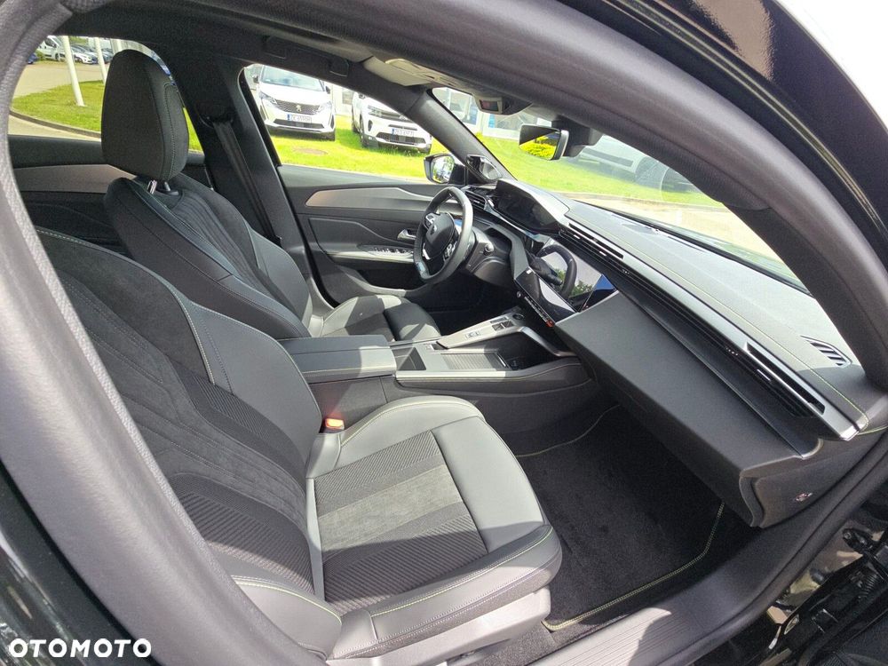 Peugeot 408 - 27