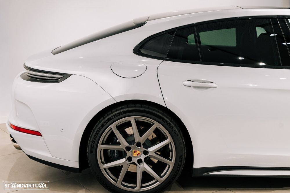 Porsche Panamera 4 E-Hybrid - 17