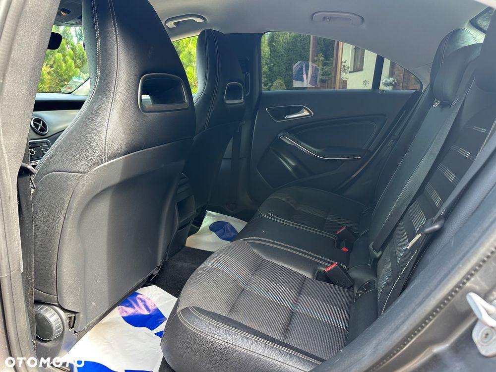 Mercedes-Benz CLA 220 d 7G-DCT Urban - 30